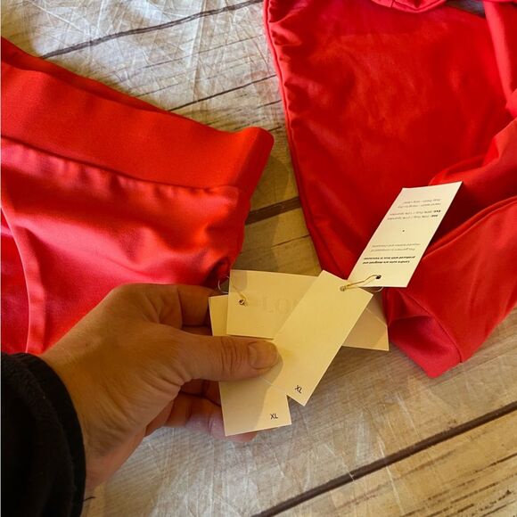 Londre Bodywear Sports Scoop Top, High Leg Scrunch Bottom Fiesta Red Size XL NEW - Picture 11 of 13